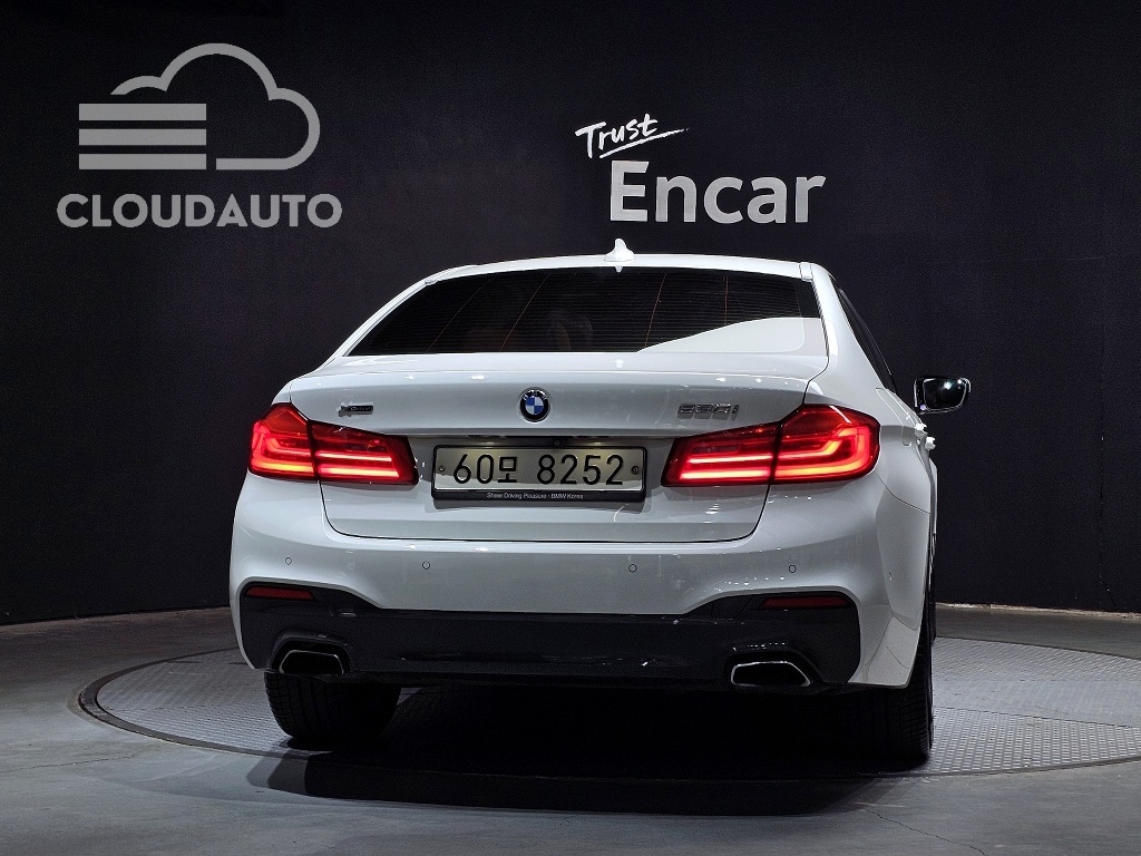 2017 BMW 5 Series 530i xDrive M Sports - Image 4