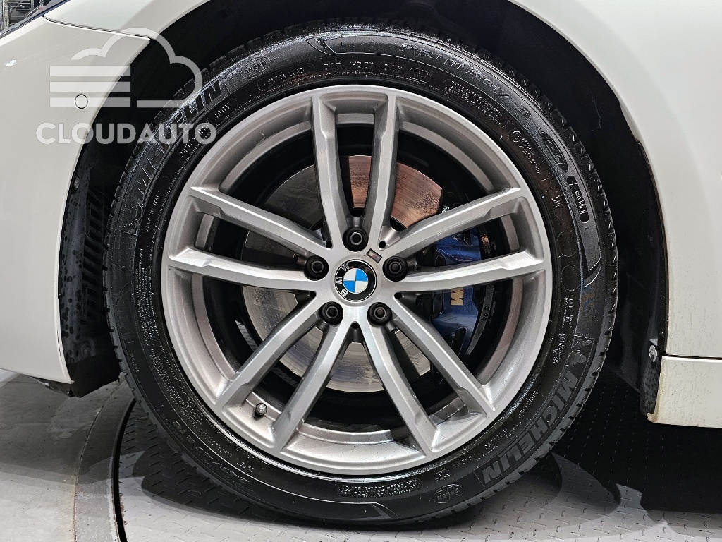 2017 BMW 5 Series 530i xDrive M Sports - Image 5