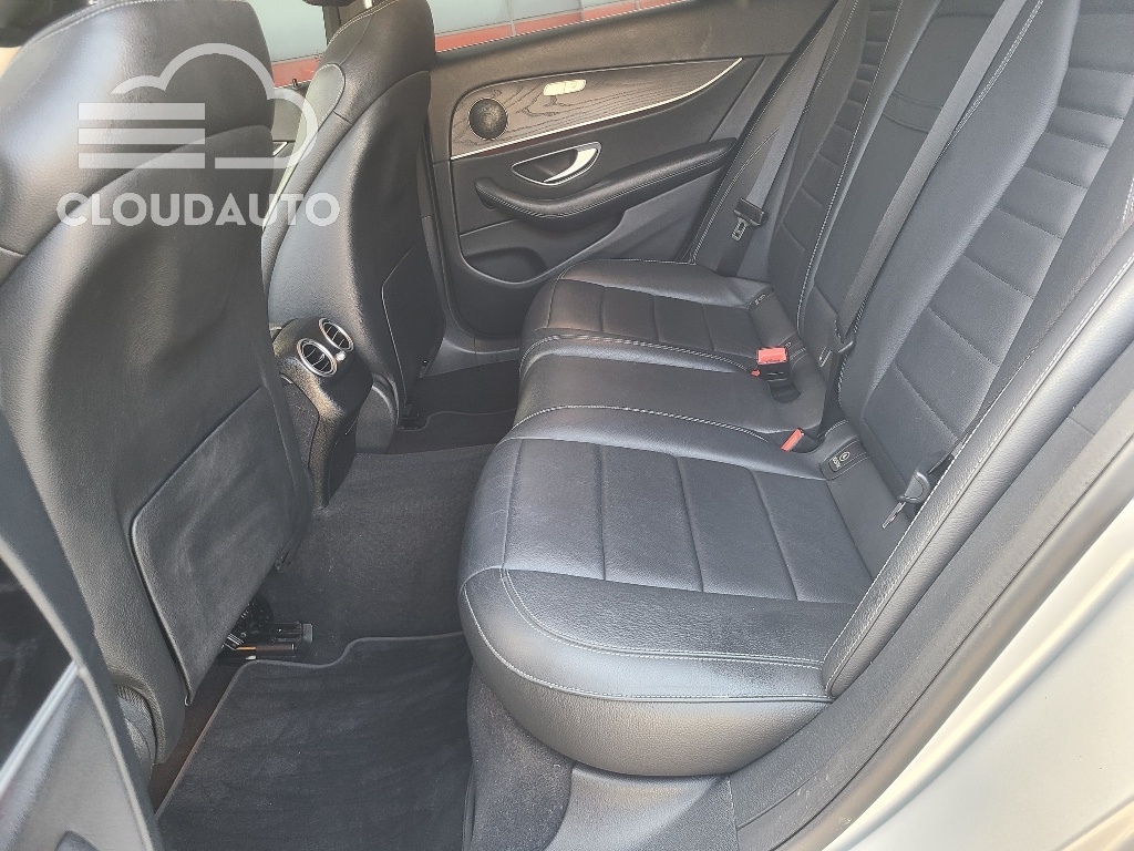 2019 Mercedes-Benz E-Class E220d - Image 11