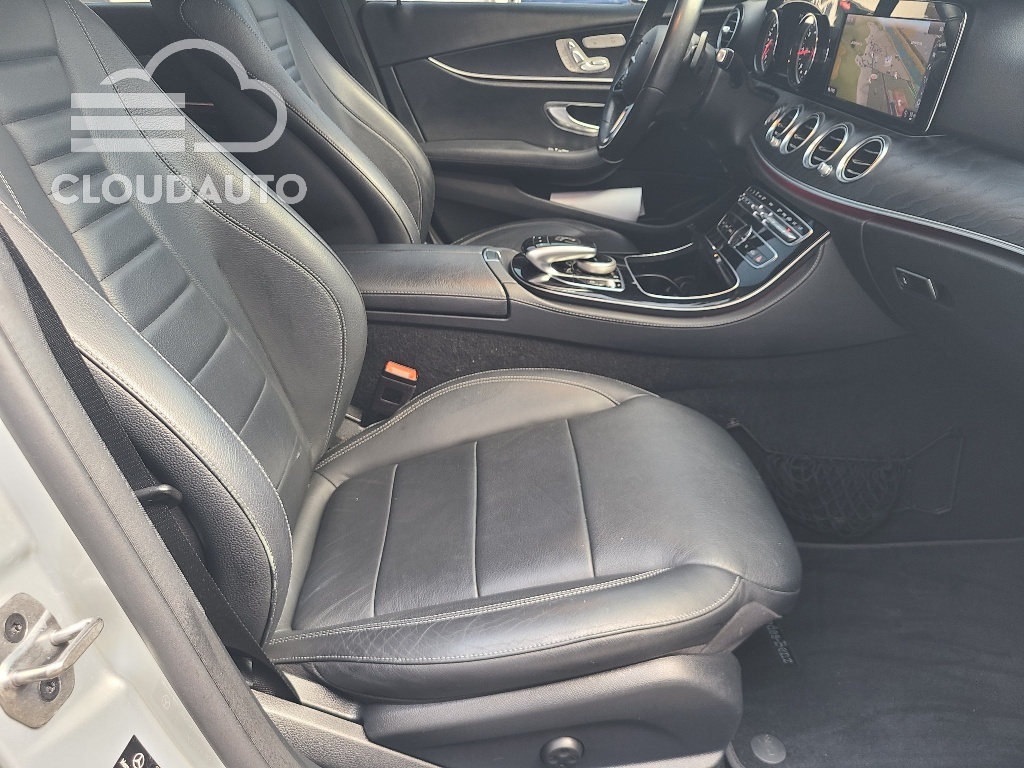 2019 Mercedes-Benz E-Class E220d - Image 13