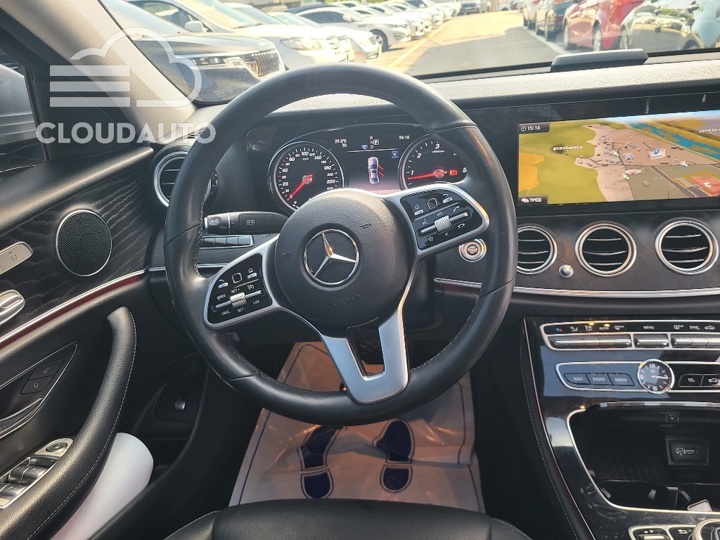 2019 Mercedes-Benz E-Class E220d - Image 18