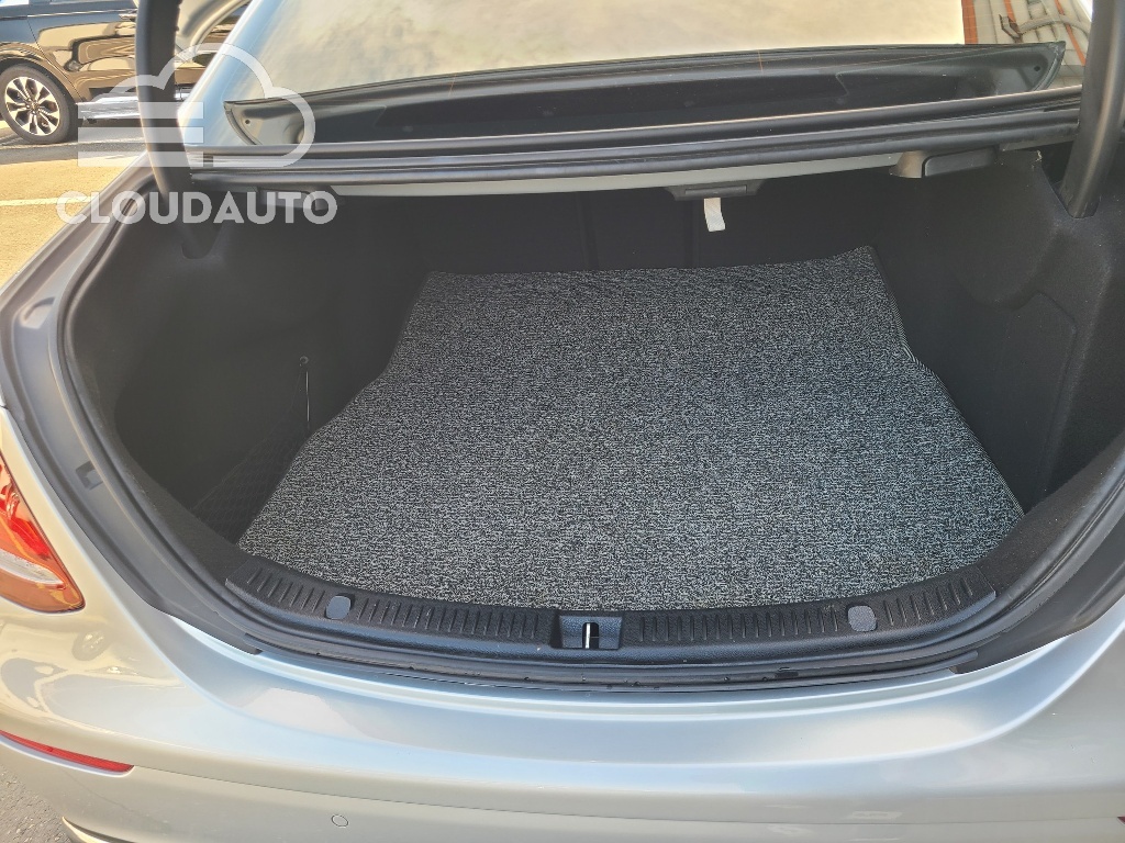 2019 Mercedes-Benz E-Class E220d - Image 19