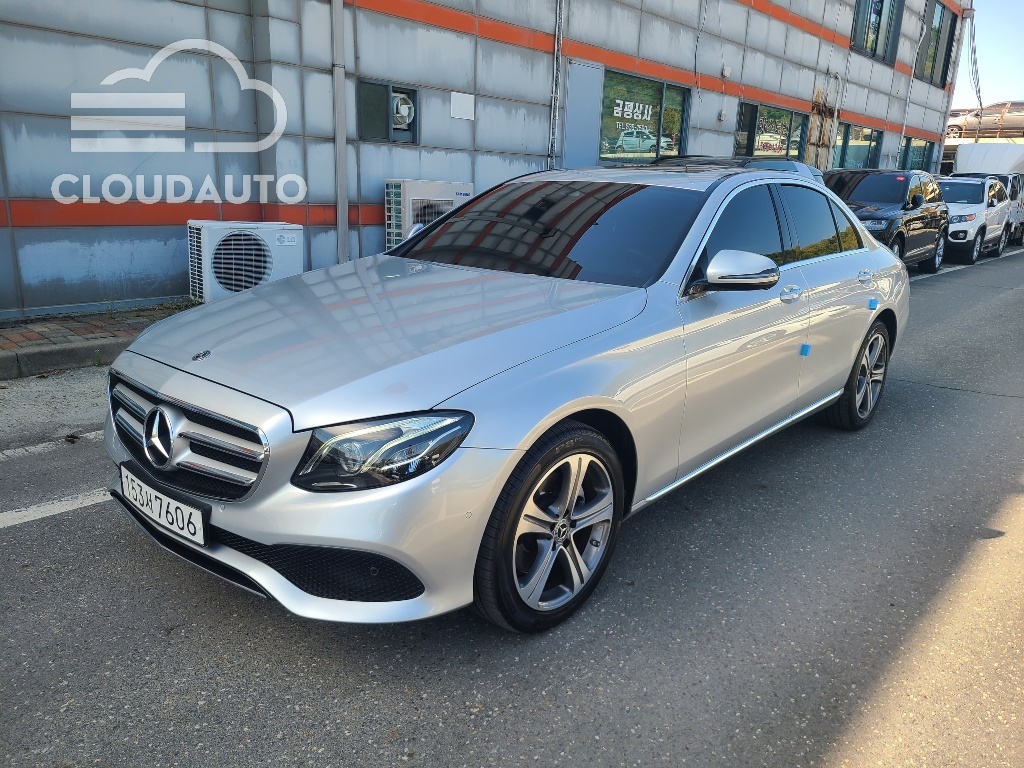 2019 Mercedes-Benz E-Class E220d - Image 3
