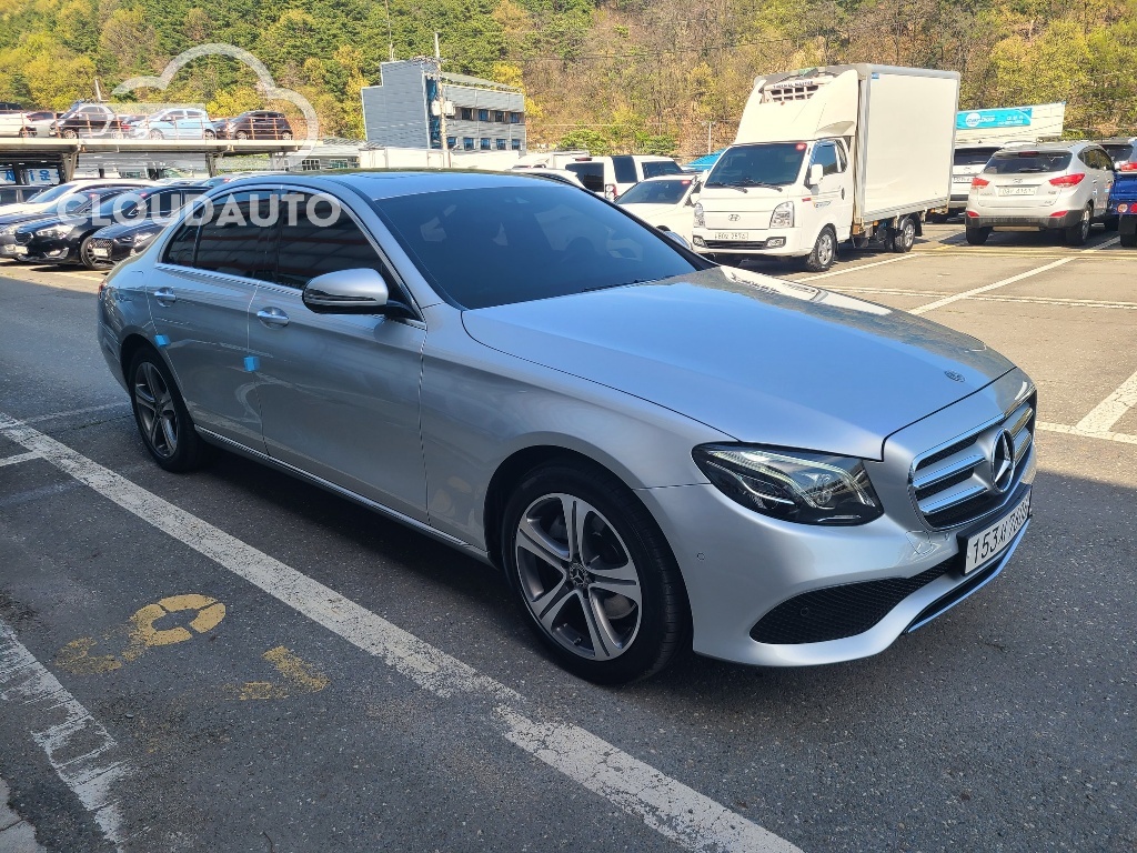 2019 Mercedes-Benz E-Class E220d - Image 4