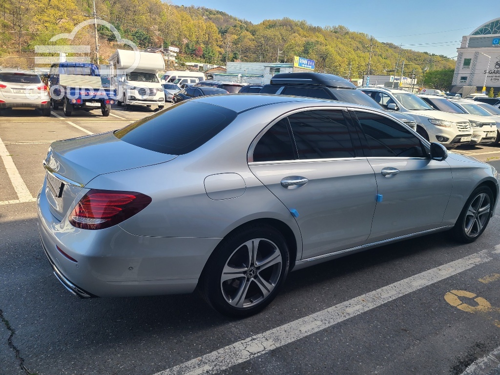 2019 Mercedes-Benz E-Class E220d - Image 7