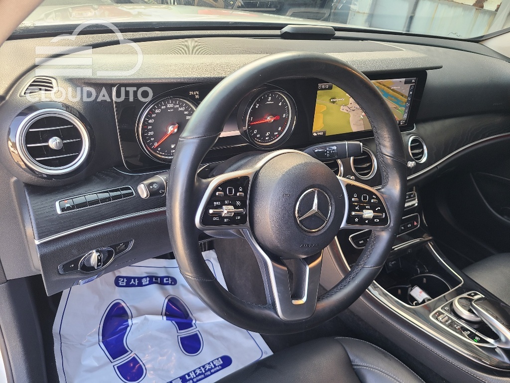 2019 Mercedes-Benz E-Class E220d - Image 10