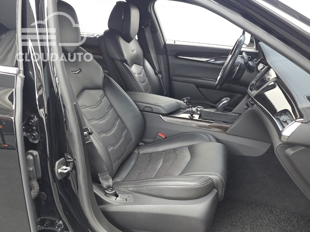 2019 Cadillac CT6 3.6 AWD - Image 11