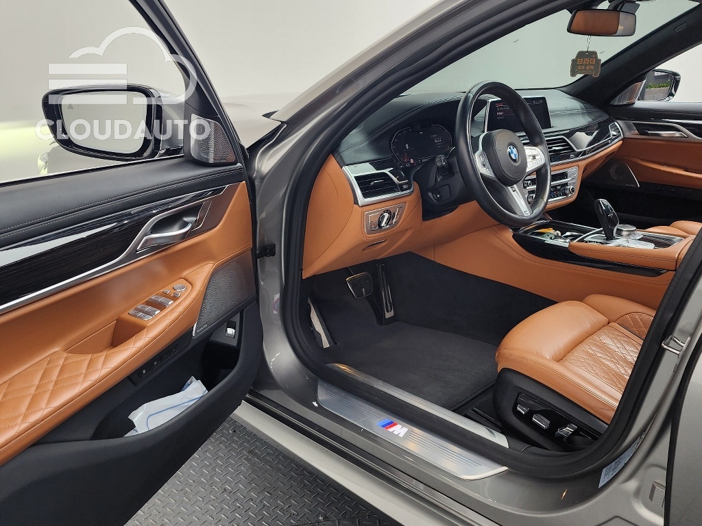 2022 BMW 7 Series 730d xDrive M Sport - Image 10