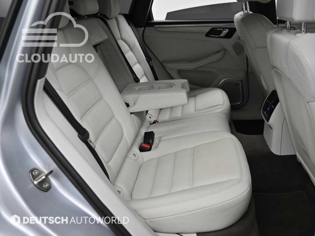 2015 Porsche Macan 3.6 Turbo - Image 13