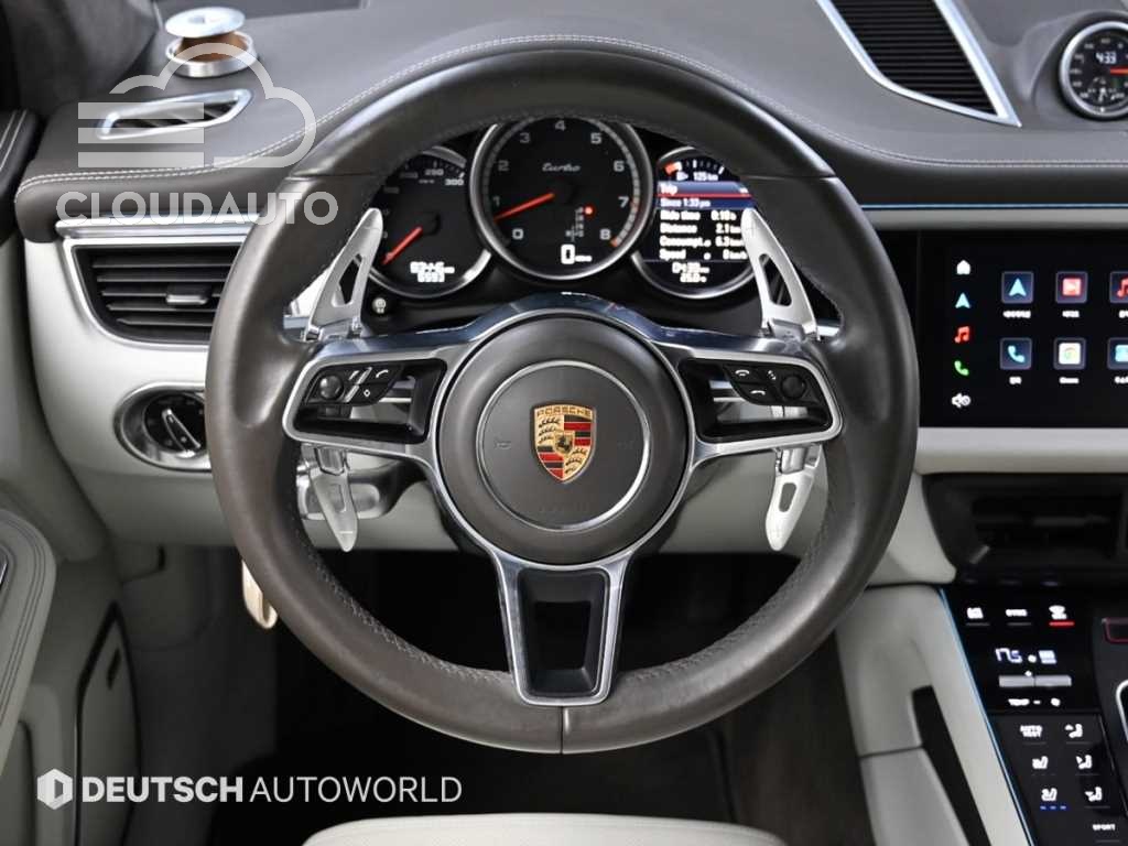 2015 Porsche Macan 3.6 Turbo - Image 14