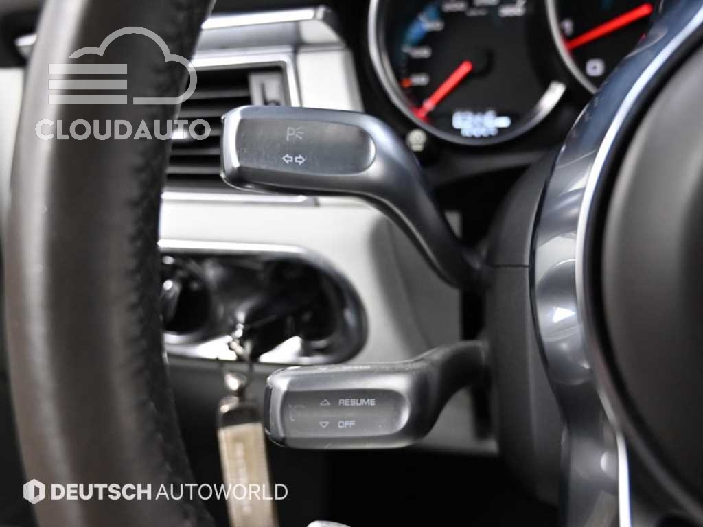 2015 Porsche Macan 3.6 Turbo - Image 18