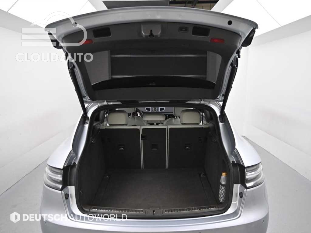 2015 Porsche Macan 3.6 Turbo - Image 20