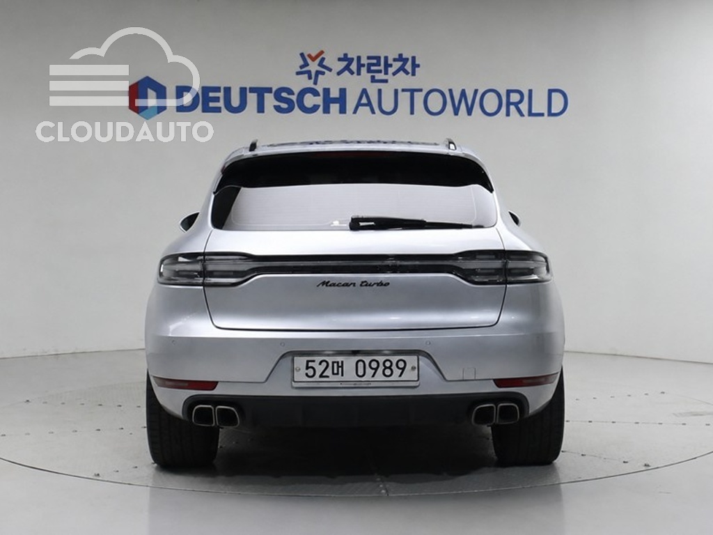 2015 Porsche Macan 3.6 Turbo - Image 5