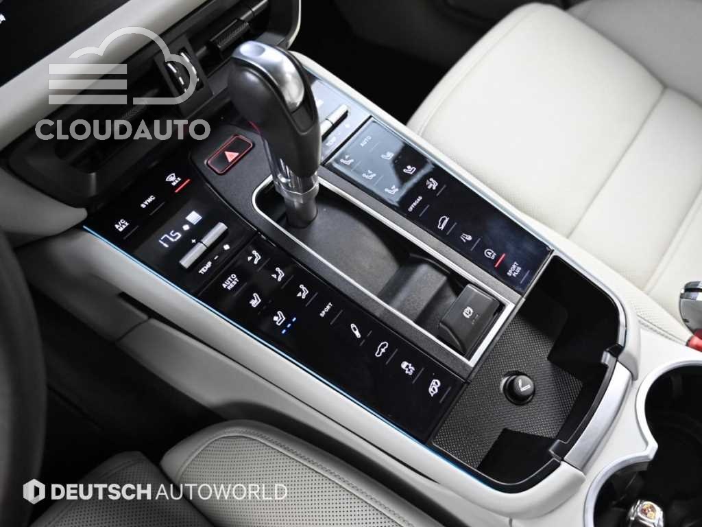 2015 Porsche Macan 3.6 Turbo - Image 10