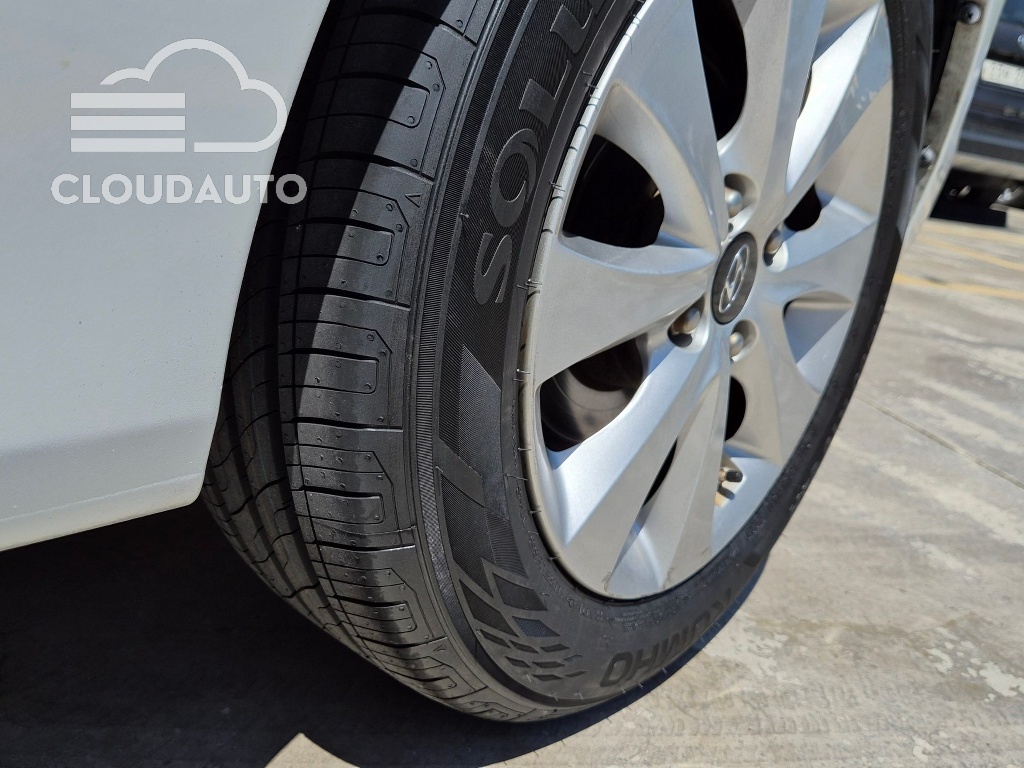 2016 Hyundai Accent 1.4 VVT Modern - Image 10