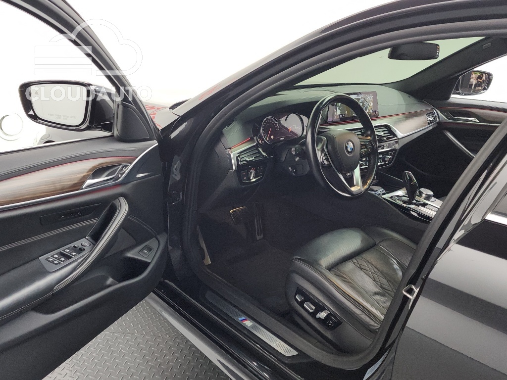 2018 BMW 5 Series 530i xDrive M Sports Plus - Image 10
