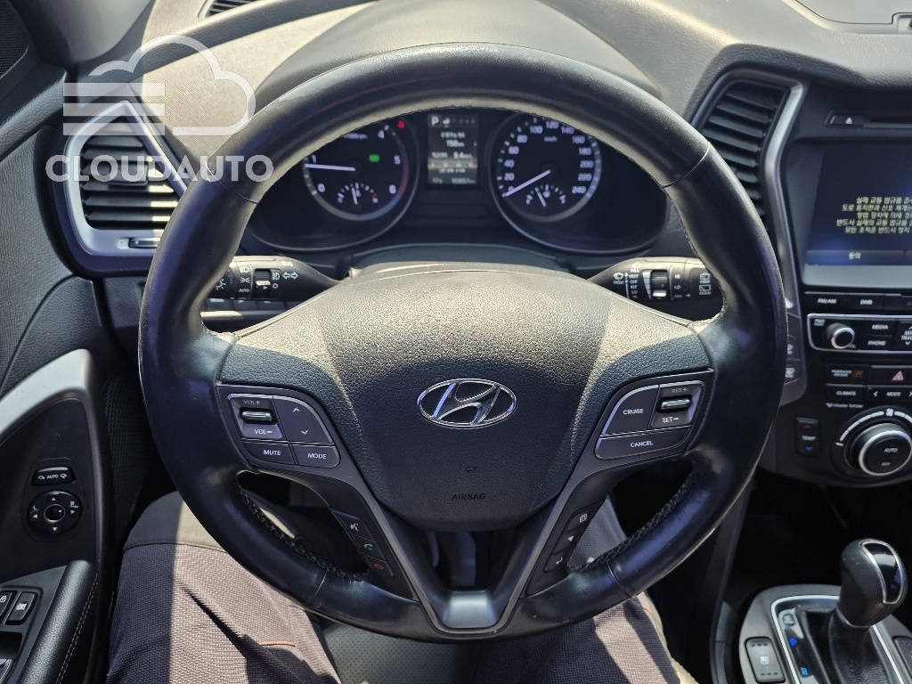 2016 Hyundai Santa Fe Diesel 2.0 2WD - Image 11