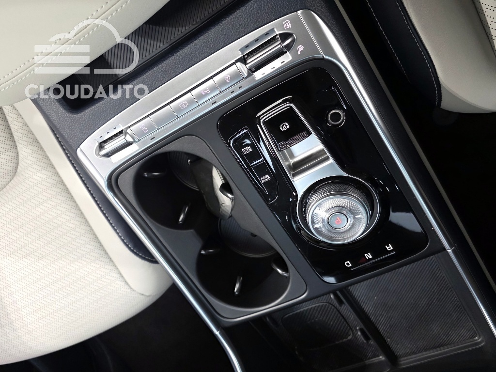 2024 Kia Carnival HEV 7 Signature - Image 9