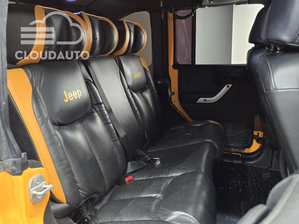 2013 Jeep Wrangler 2.8 Diesel 4Door - Image 11