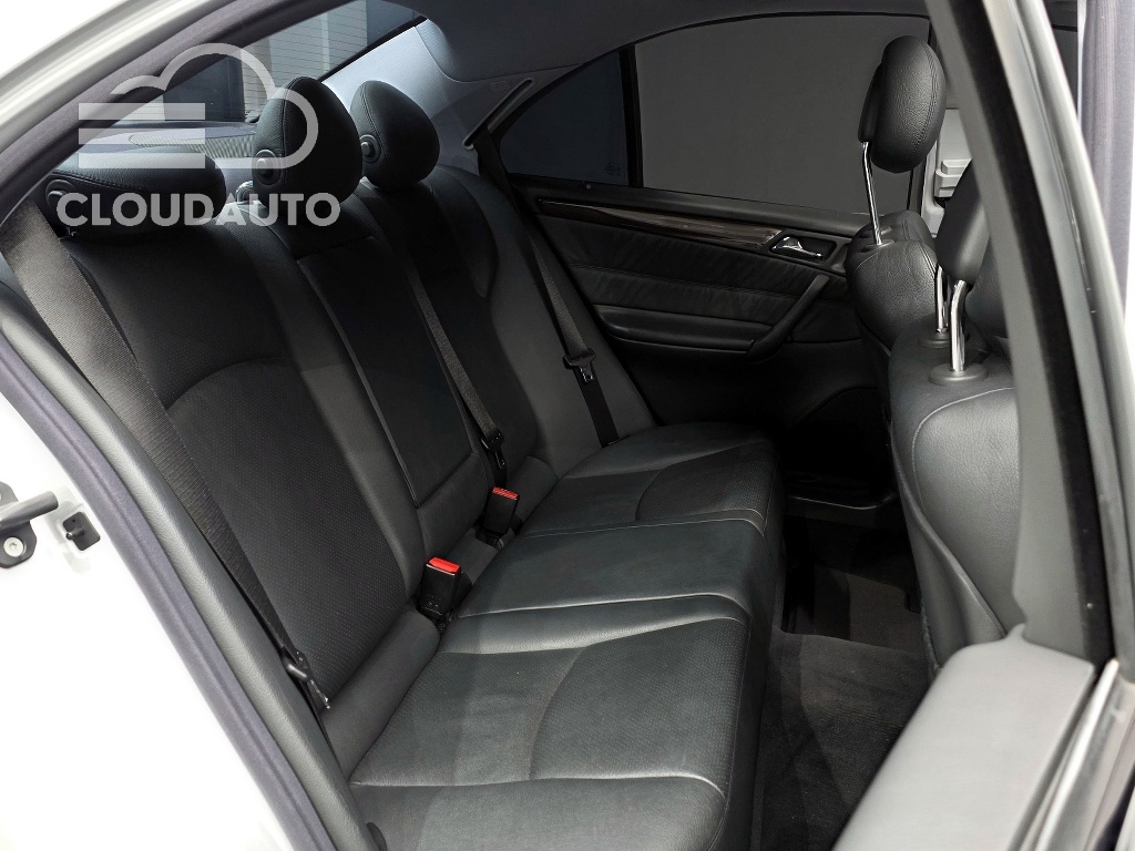 2004 Mercedes-Benz C-Class C200K - Image 11