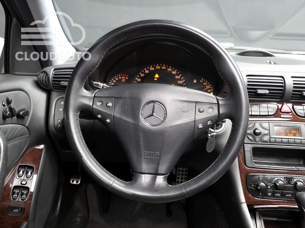 2004 Mercedes-Benz C-Class C200K - Image 12