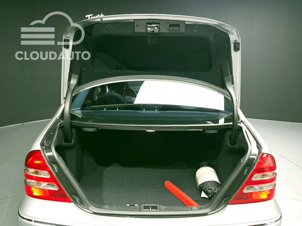 2004 Mercedes-Benz C-Class C200K - Image 20
