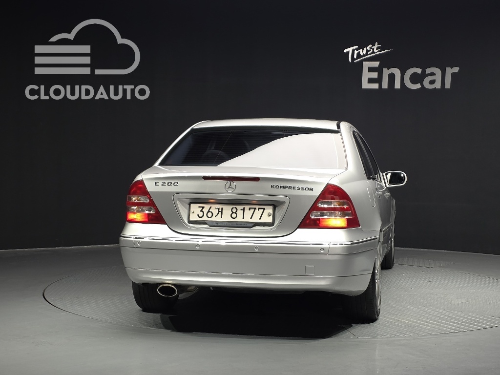 2004 Mercedes-Benz C-Class C200K - Image 4