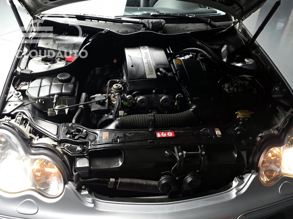 2004 Mercedes-Benz C-Class C200K - Image 6