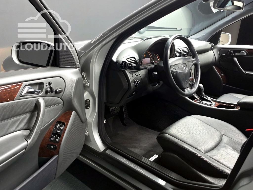 2004 Mercedes-Benz C-Class C200K - Image 10