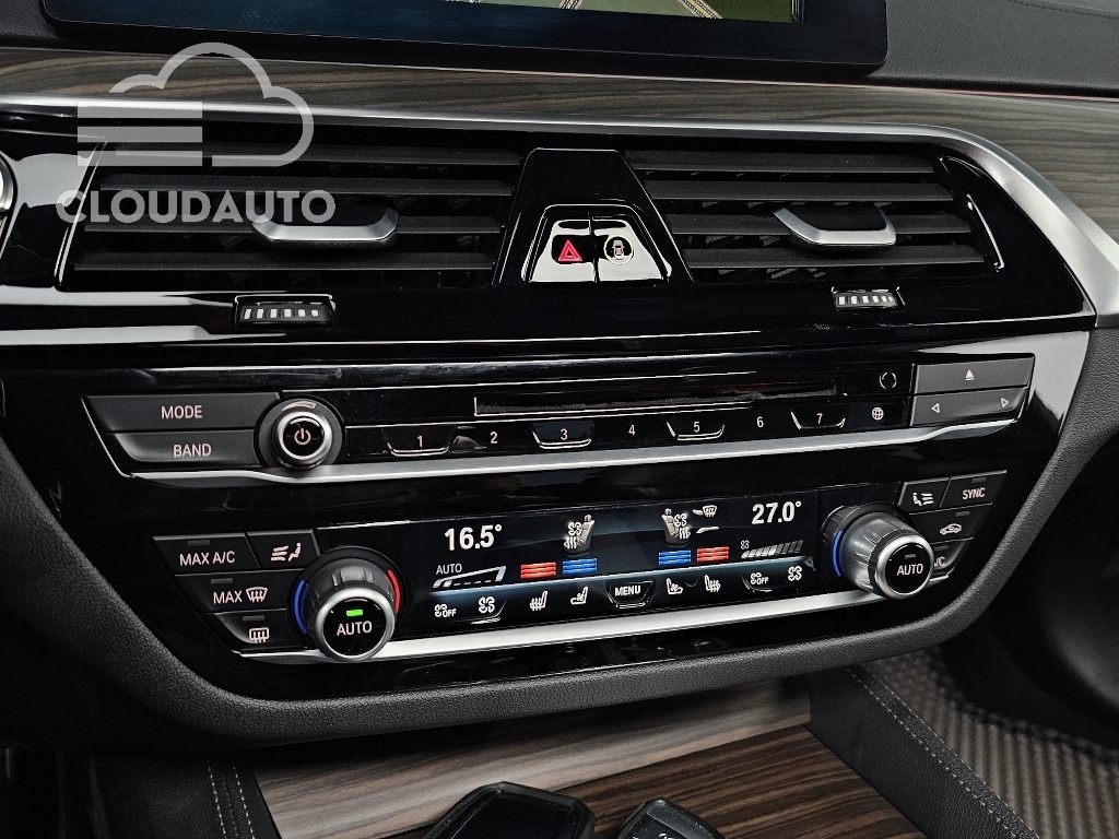 2018 BMW 5 Series 530i xDrive M Sports Plus - Image 18