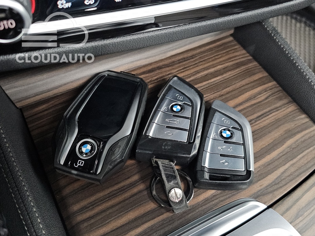 2018 BMW 5 Series 530i xDrive M Sports Plus - Image 28