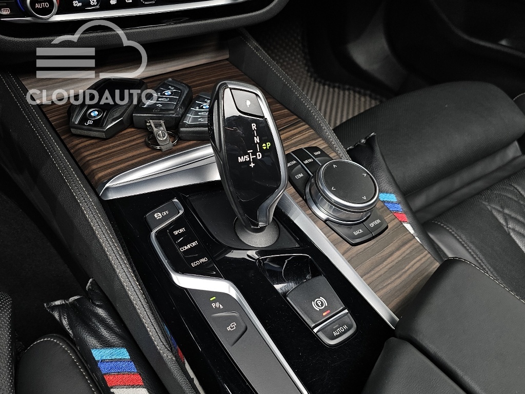 2018 BMW 5 Series 530i xDrive M Sports Plus - Image 9