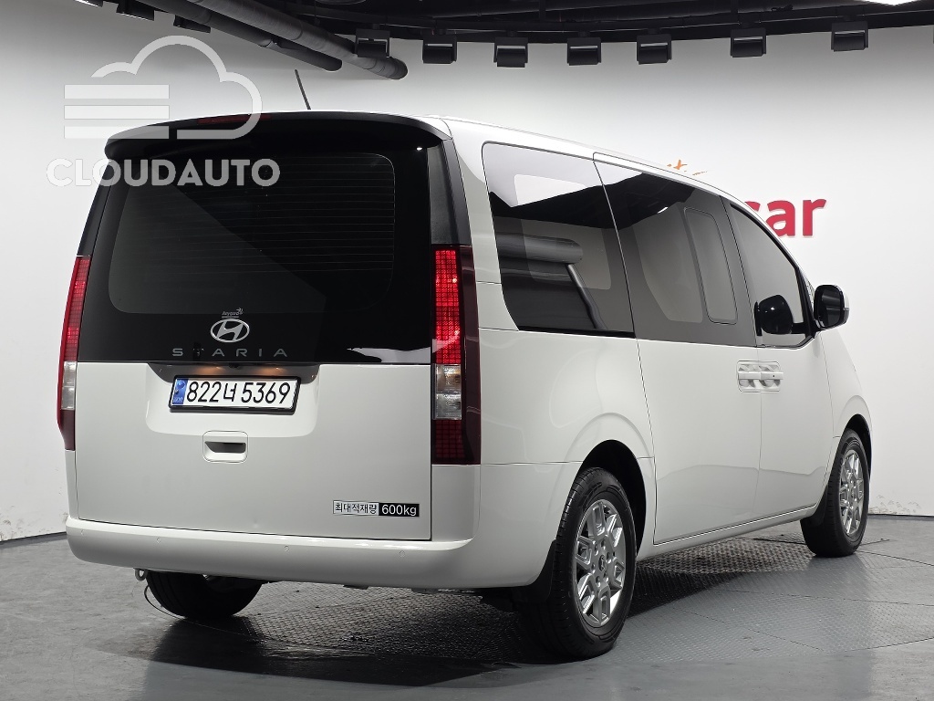 2025 Hyundai Staria HEV 1.6 5 - Image 2