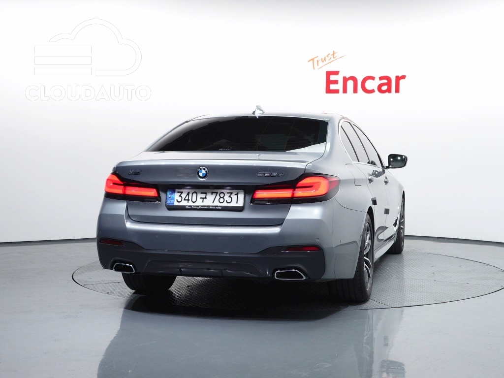 2023 BMW 5 Series 523d M Sports - Image 4