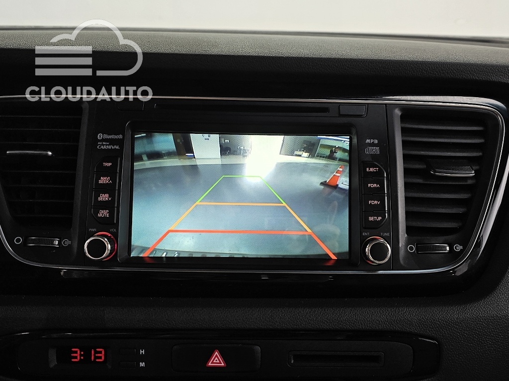 2015 Kia Carnival 9 Prestige - Image 13