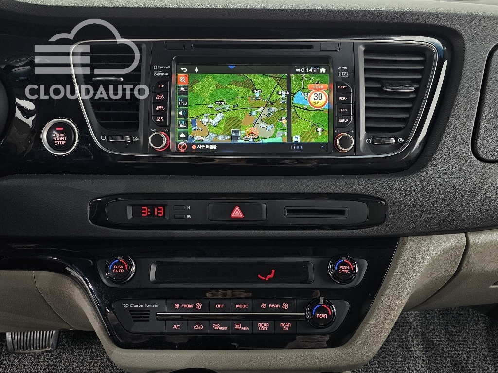 2015 Kia Carnival 9 Prestige - Image 14