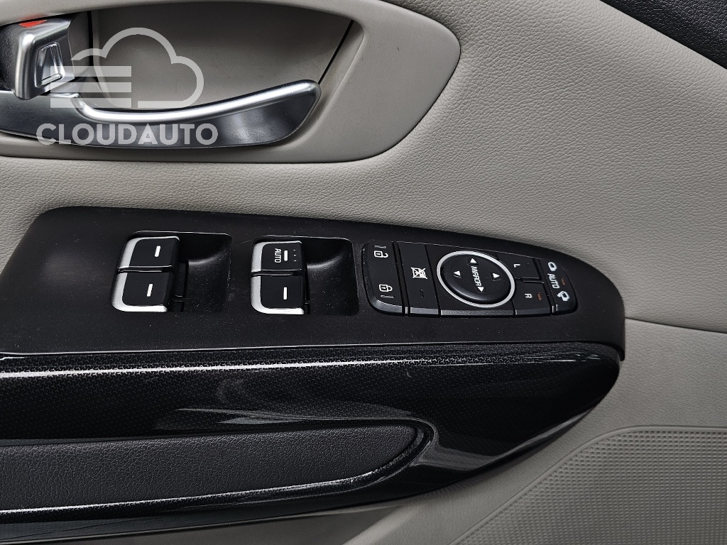 2015 Kia Carnival 9 Prestige - Image 16