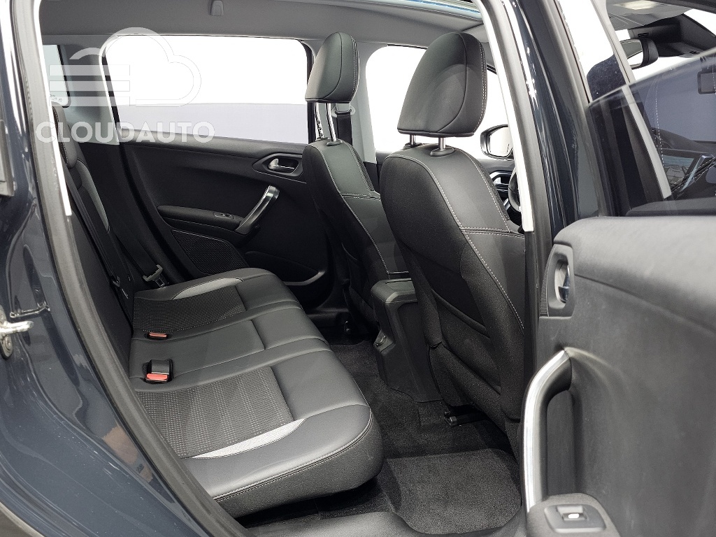 2017 Peugeot 2008 1.6 BlueHDi - Image 12