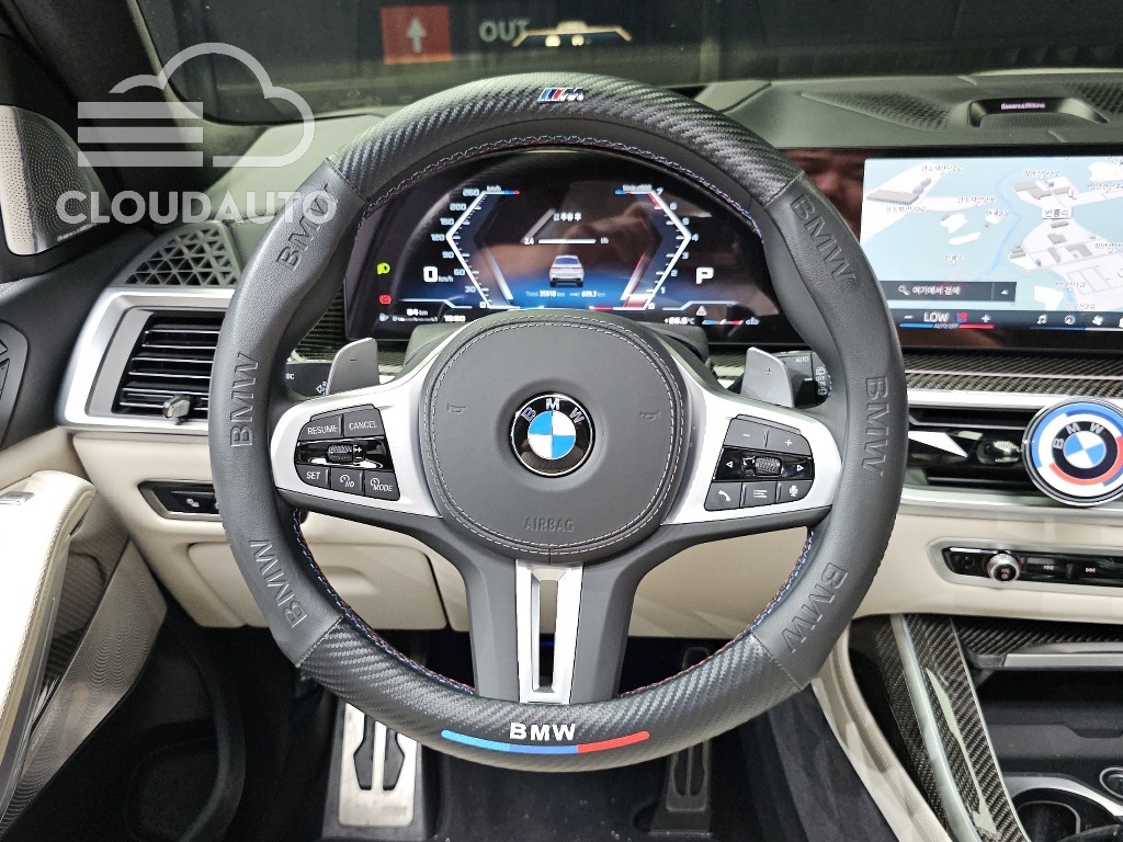 2024 BMW X7 M60i xDrive M Sport 6 - Image 10