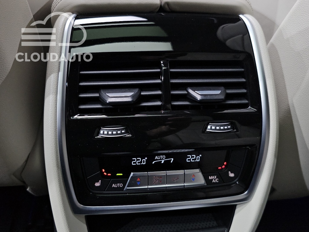 2024 BMW X7 M60i xDrive M Sport 6 - Image 15