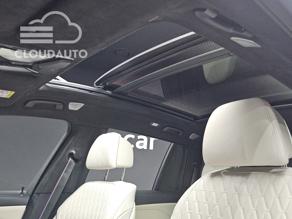 2024 BMW X7 M60i xDrive M Sport 6 - Image 16