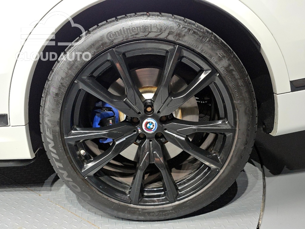 2024 BMW X7 M60i xDrive M Sport 6 - Image 18