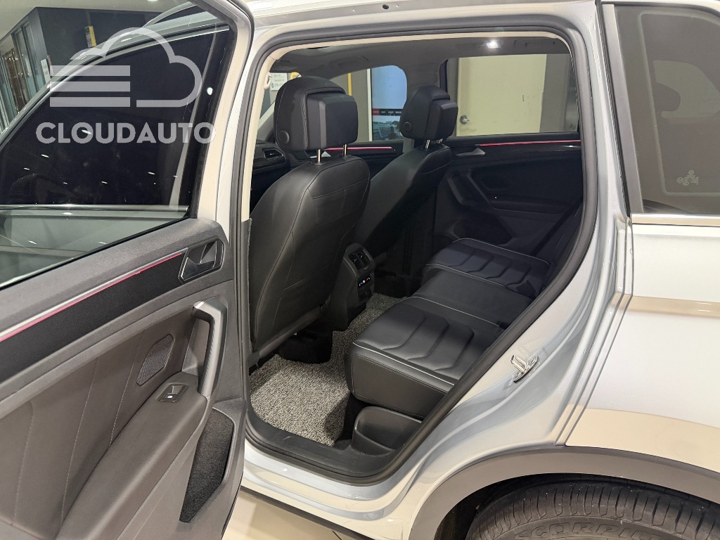 2023 Volkswagen Tiguan 2.0 TDI Prestige - Image 11