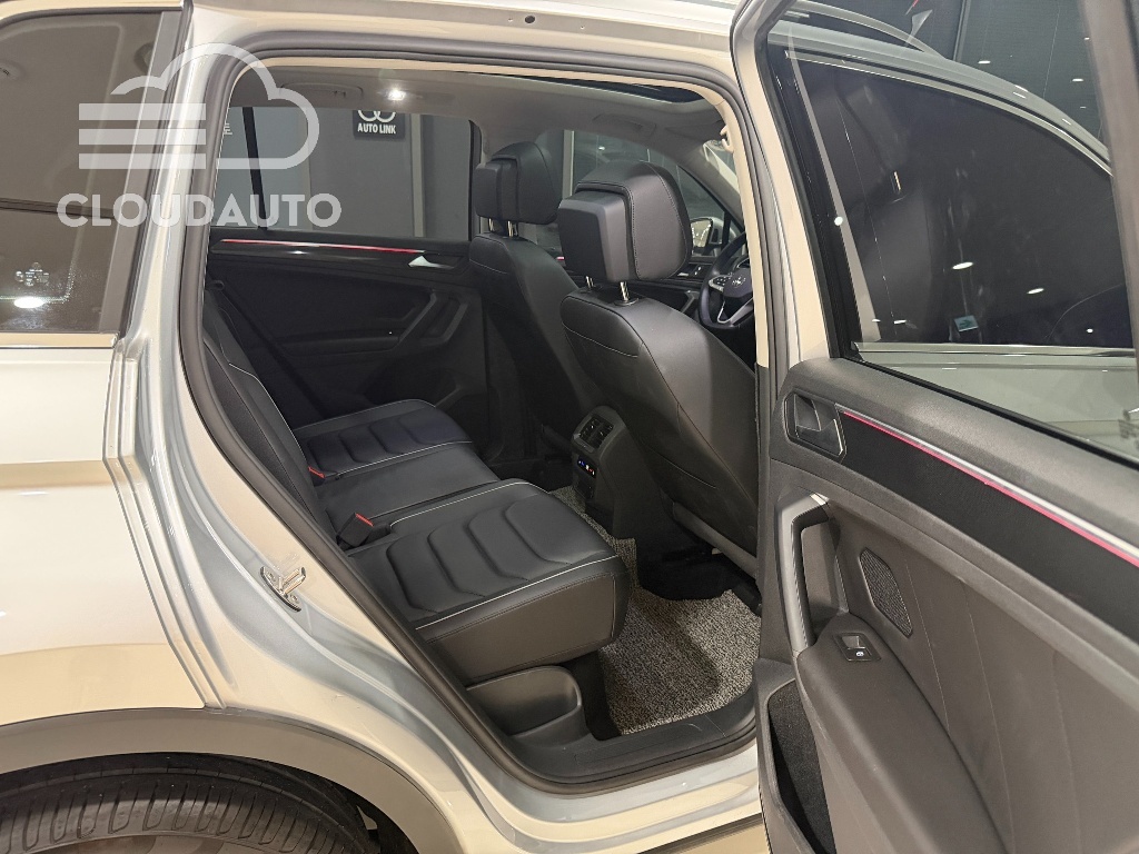 2023 Volkswagen Tiguan 2.0 TDI Prestige - Image 12
