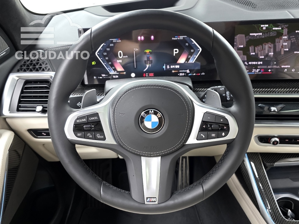 2025 BMW X7 xDrive 40i M Sports - Image 10
