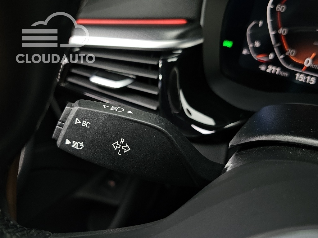 2023 BMW 5 Series 520i M Sports - Image 29