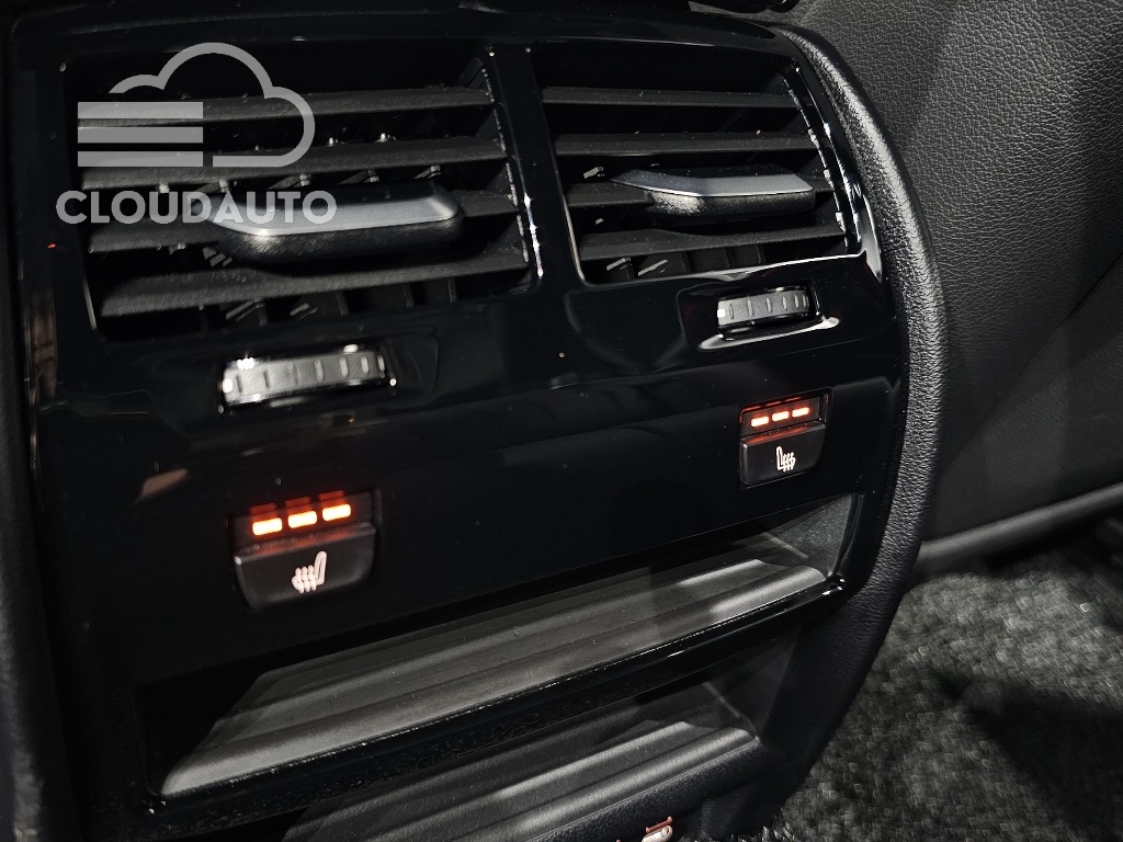 2023 BMW 5 Series 520i M Sports - Image 33