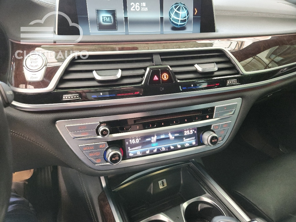2016 BMW 7 Series 730Ld xDrive - Image 13
