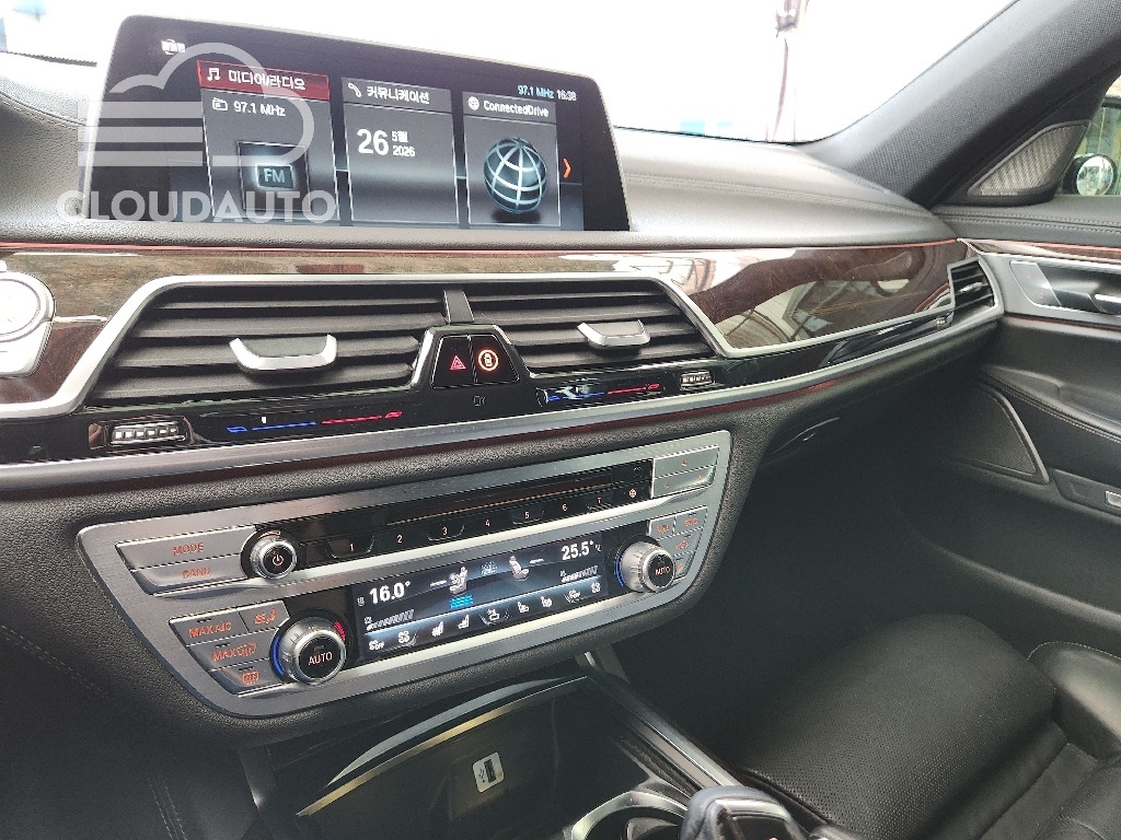 2016 BMW 7 Series 730Ld xDrive - Image 19