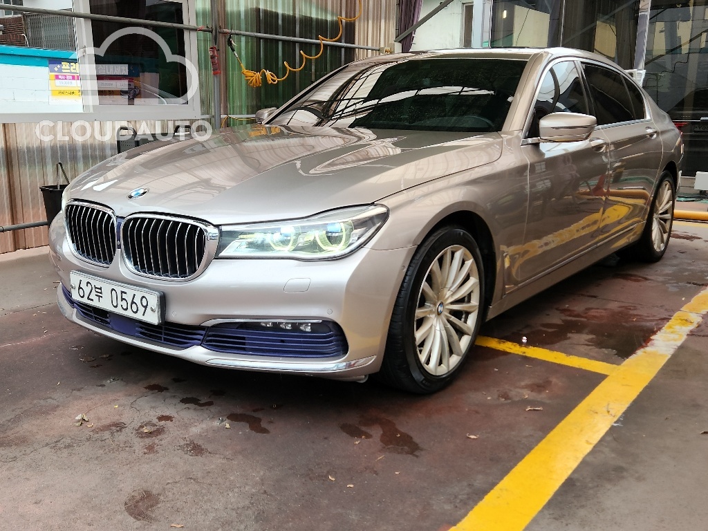 2016 BMW 7 Series 730Ld xDrive - Image 2
